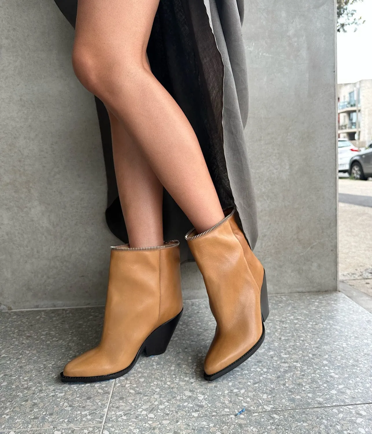 Sure! An optimized title for your e-commerce product could be:

Stylish Havana Leloidie Thigh High Boots for Women - Perfect for Any Occasion

This title includes modifiers such as Stylish, for Women, and Perfect for Any Occasion, making it more descriptive and appealing to potential buyers.